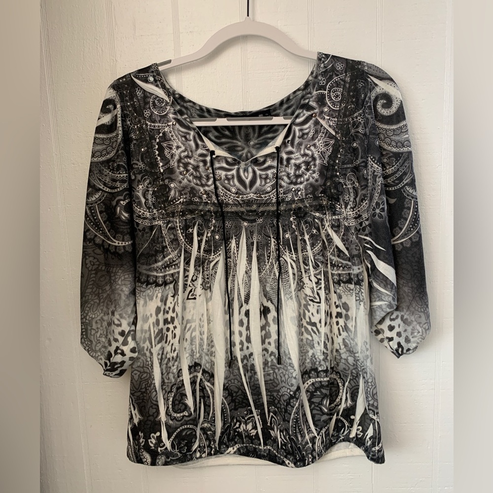 ⭐️Women’s Apt. 9 Blouse Size XL